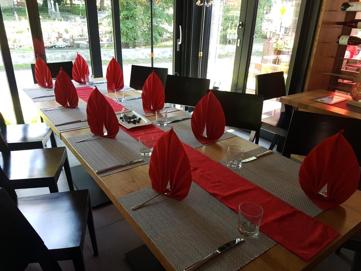 Apartman Centrum V Sukromi Restauracia U Jakuba Martin Exteriör bild