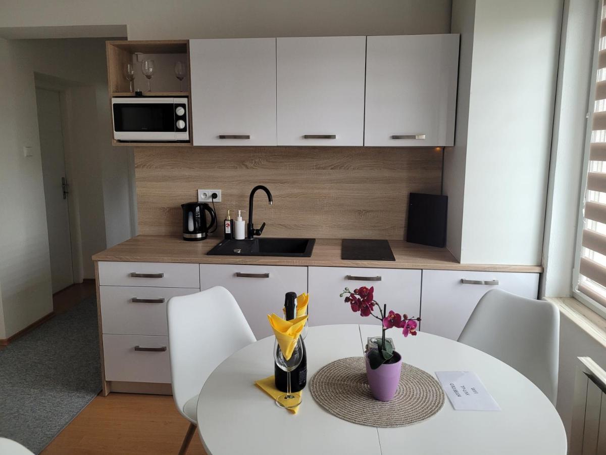 Apartman Centrum V Sukromi Restauracia U Jakuba Martin Exteriör bild